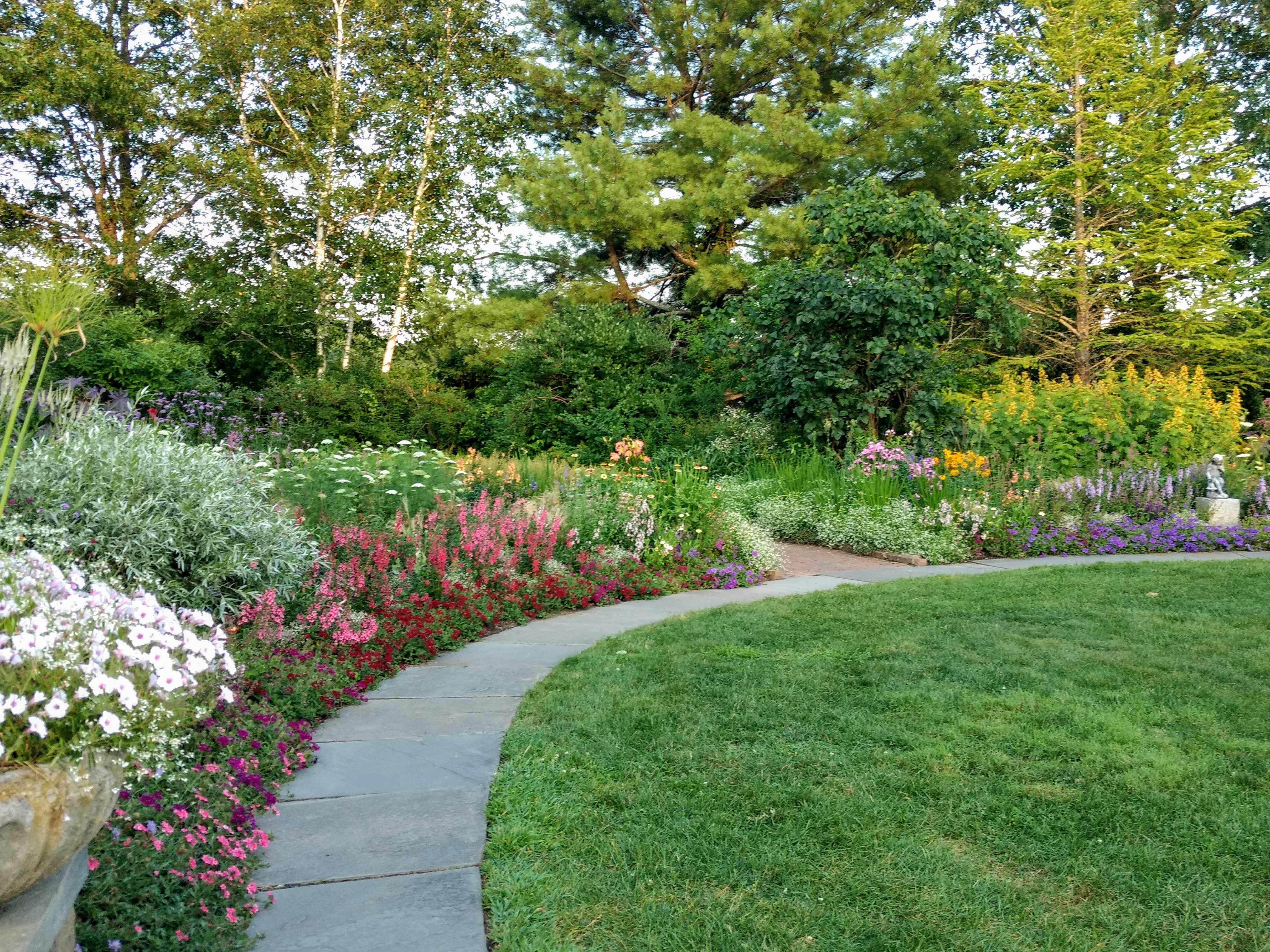 Благоустройство участка частного дома в Северске и Томской области